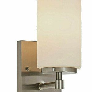 New in Box Hamilton Hills Brushed Nickel Glass Wall Sconce LED Lighting HH1258-L